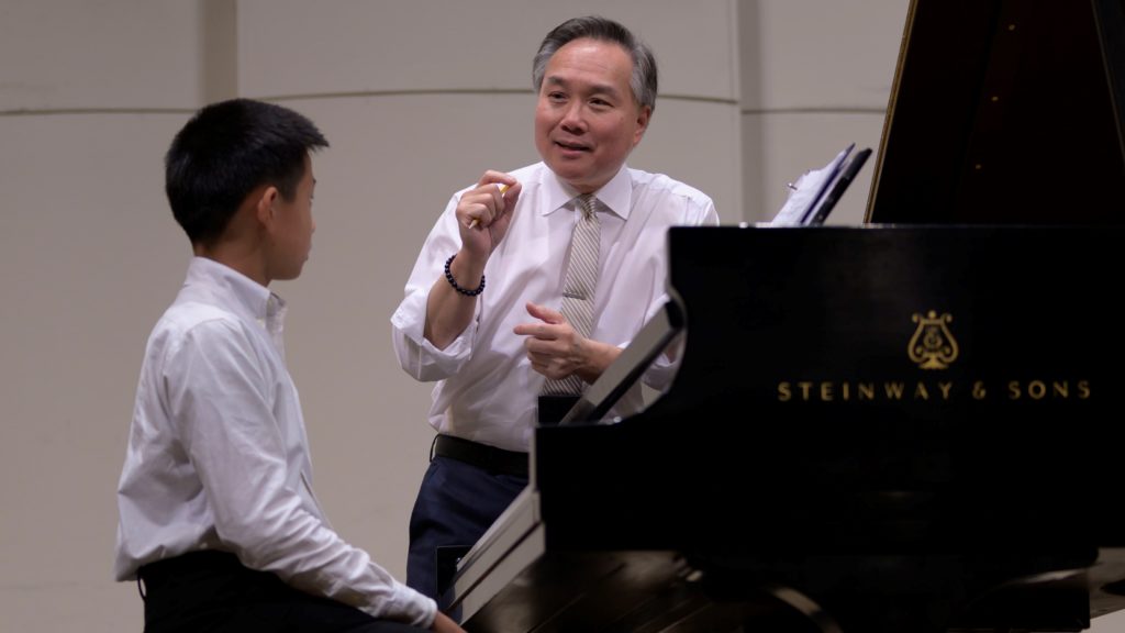 Alan Chow teaching at the New Orleans Piano Institute